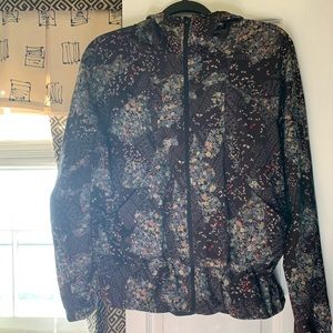 Lululemon raincoat, size 6